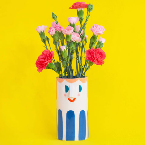 Keramikvase mit tiefblauen Streifen