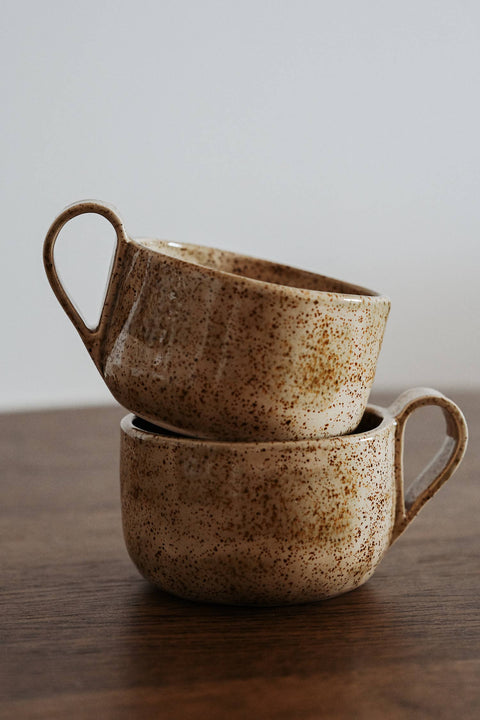 Großer Keramikbecher