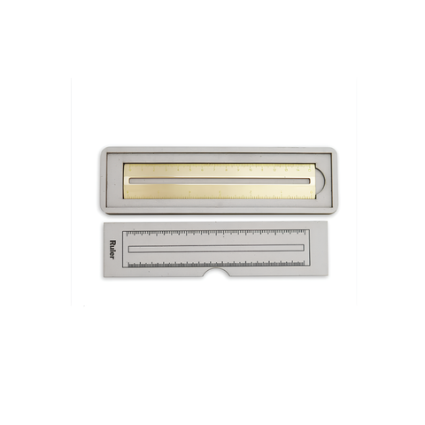 Vintage-Lineal aus Metall