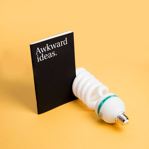 Awkward ideas. Notizbuch.
