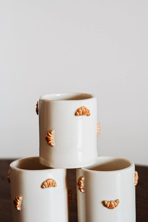 Croissant-Keramikbecher