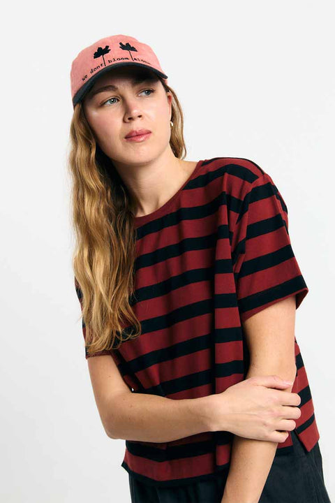 FW26 Isquia T-Shirt Brick.