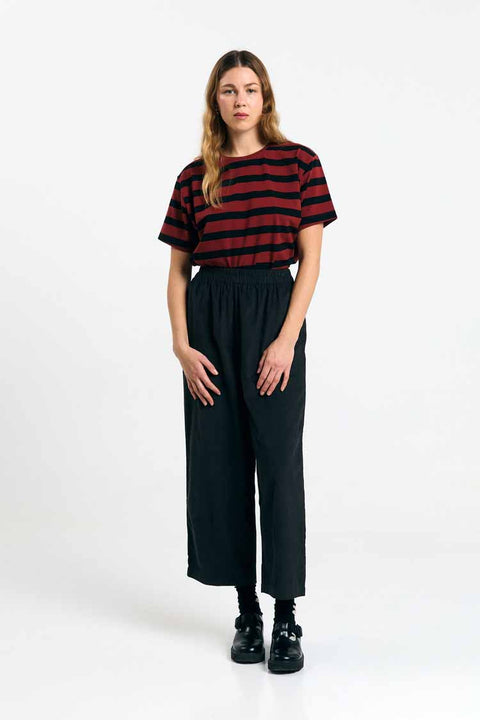 FW26 Isquia T-Shirt Brick.