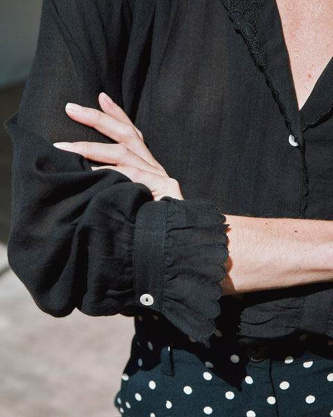 Ida Bluse bestickt / Schwarz