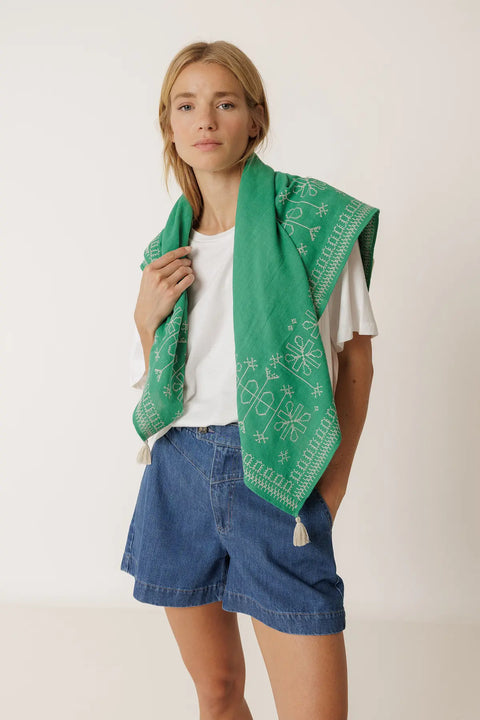 SS26 Besticktes Tuch