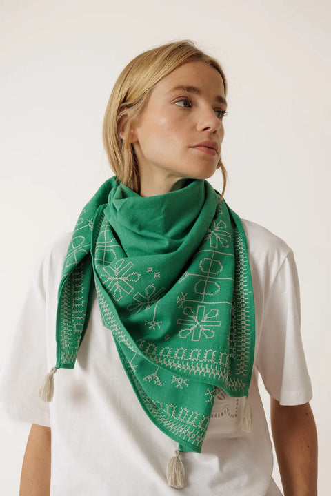 SS26 Besticktes Tuch