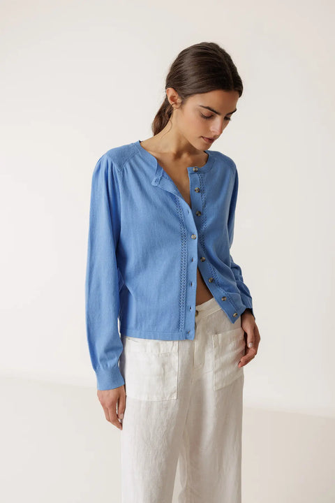 SS26 Strickjacke Lochstickerei