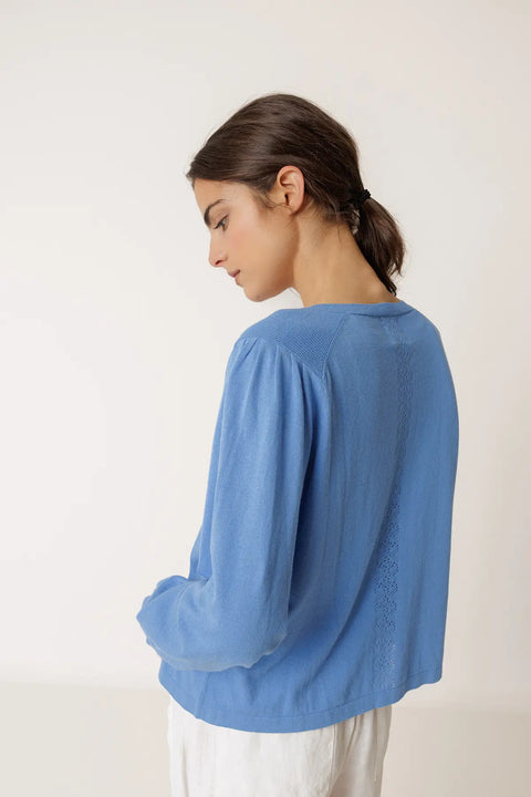 SS26 Strickjacke Lochstickerei